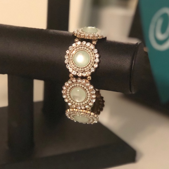 Charming Charlie - Picture 2 of 4